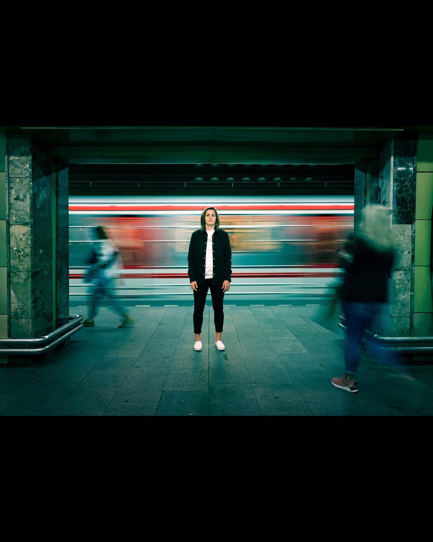 AŽ TOHLE SKONČÍ - fotografie 6 - Jana Mensatorová